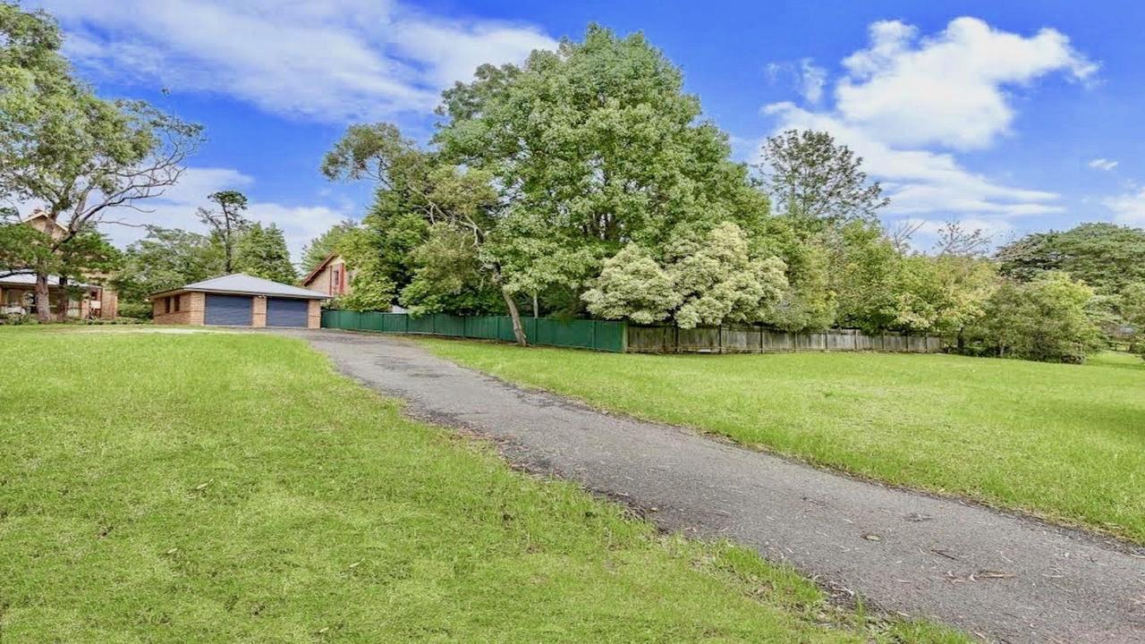 The Church @ Woodford Villa Exterior photo